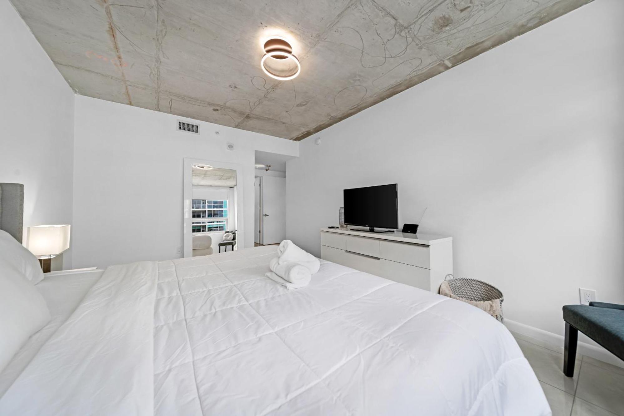 Spacious 3-bedroom Midtown Appartement *