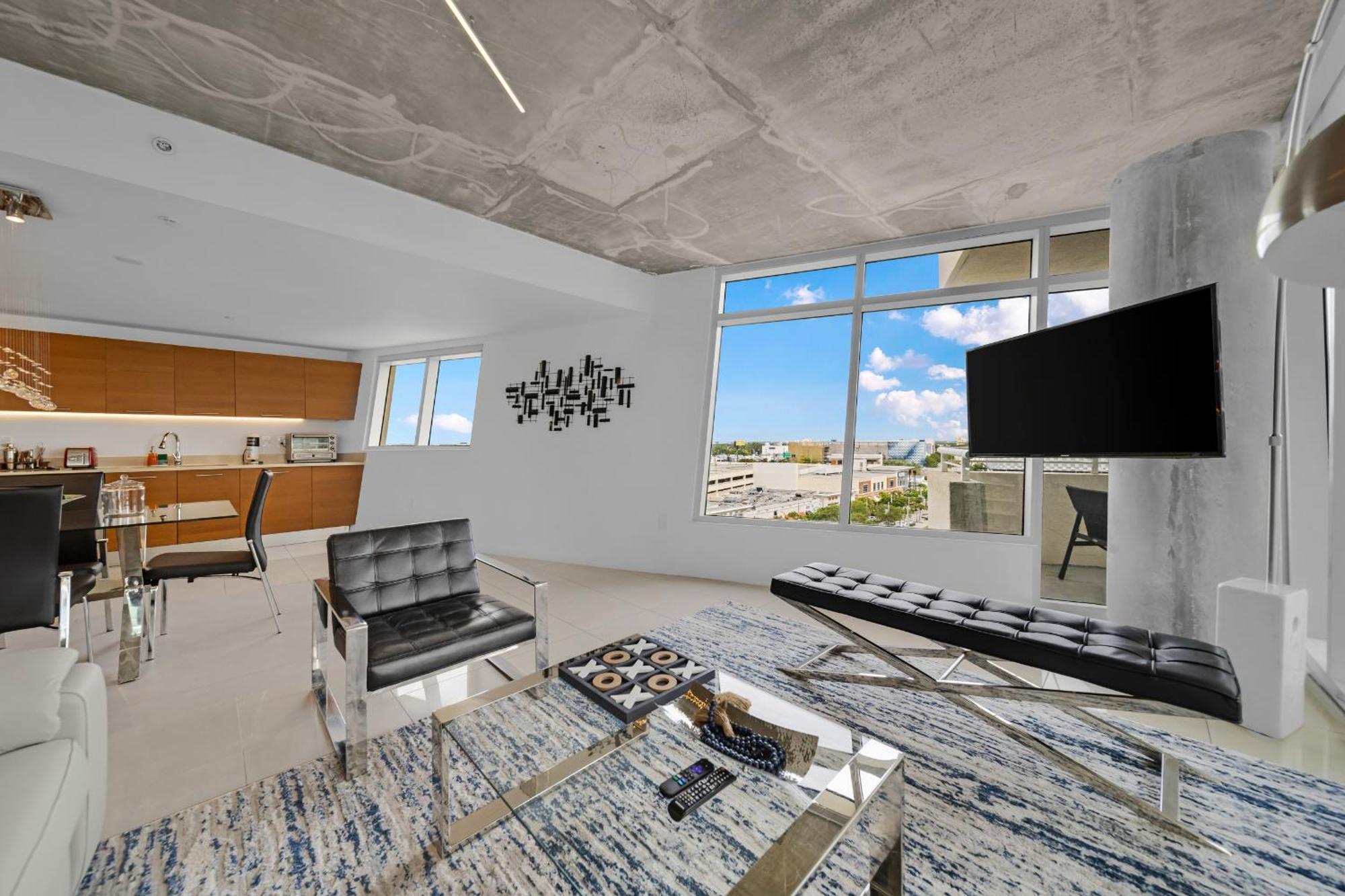 Spacious 3-bedroom Midtown Appartement