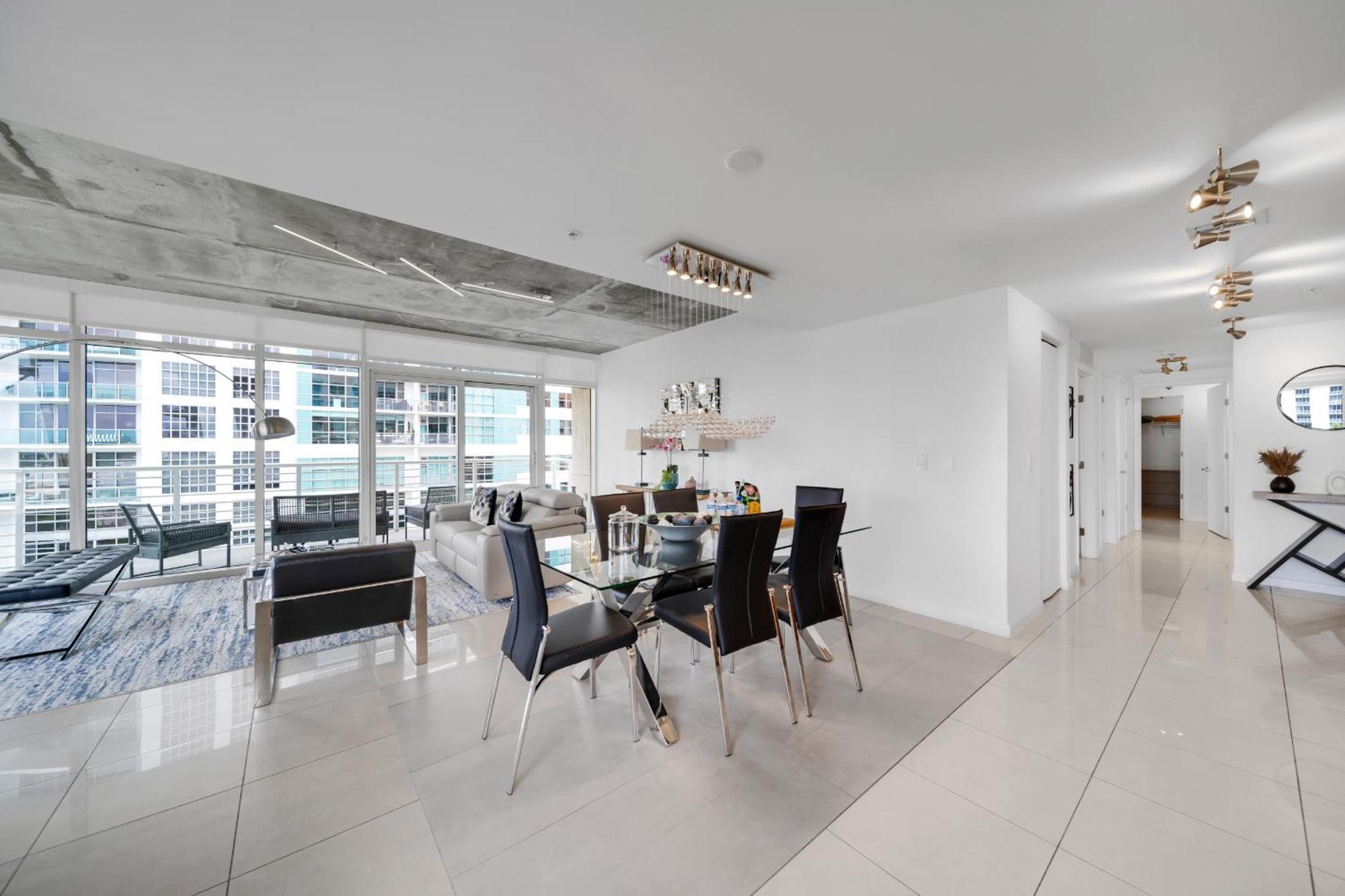 Spacious 3-bedroom Midtown Appartement